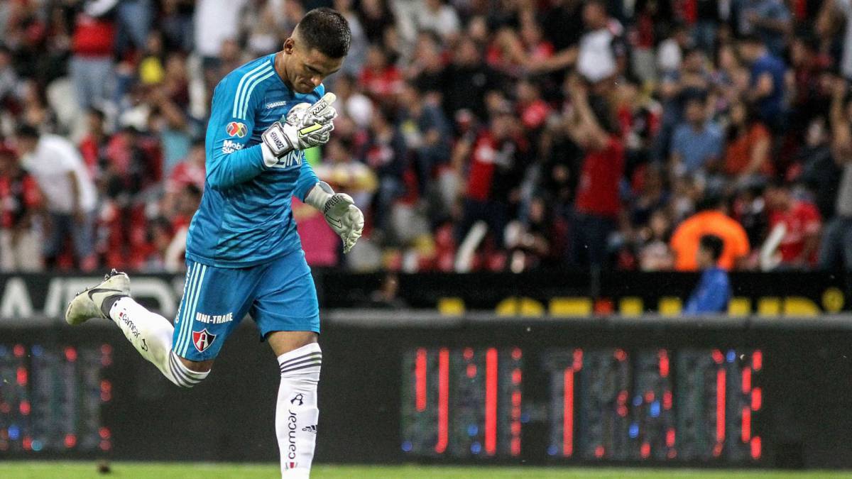 José Hernández, Atlas