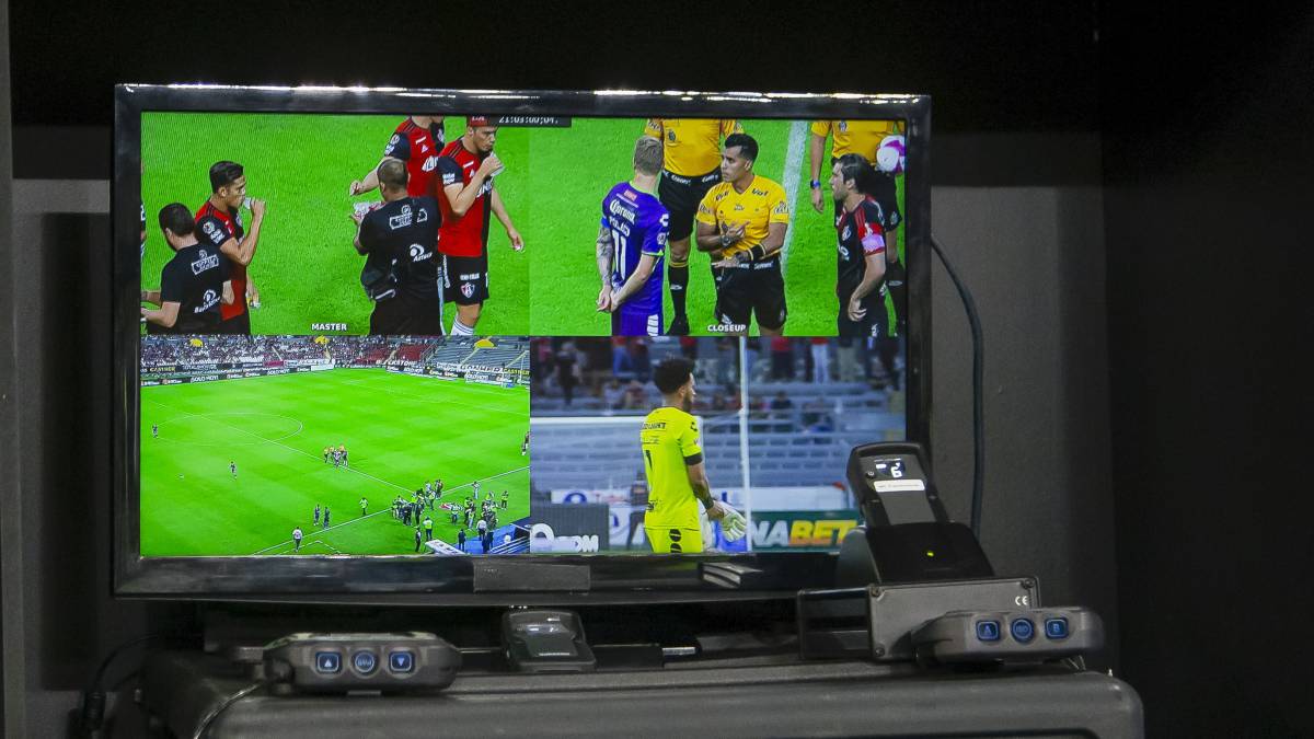 Se estrenó el VAR en México con un penal para el Atlas
