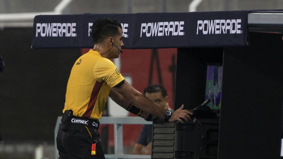 Los expertos opinan sobre el polémico debut del VAR