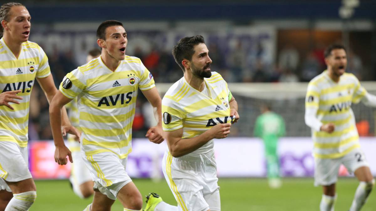 Diego Reyes y Fenerbahçe empatan 2-2 ante Anderlecht en Europa League