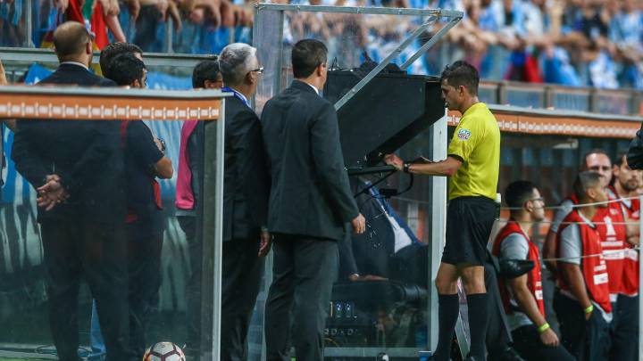 Gremio v River Plate - Copa CONMEBOL Libertadores 2018