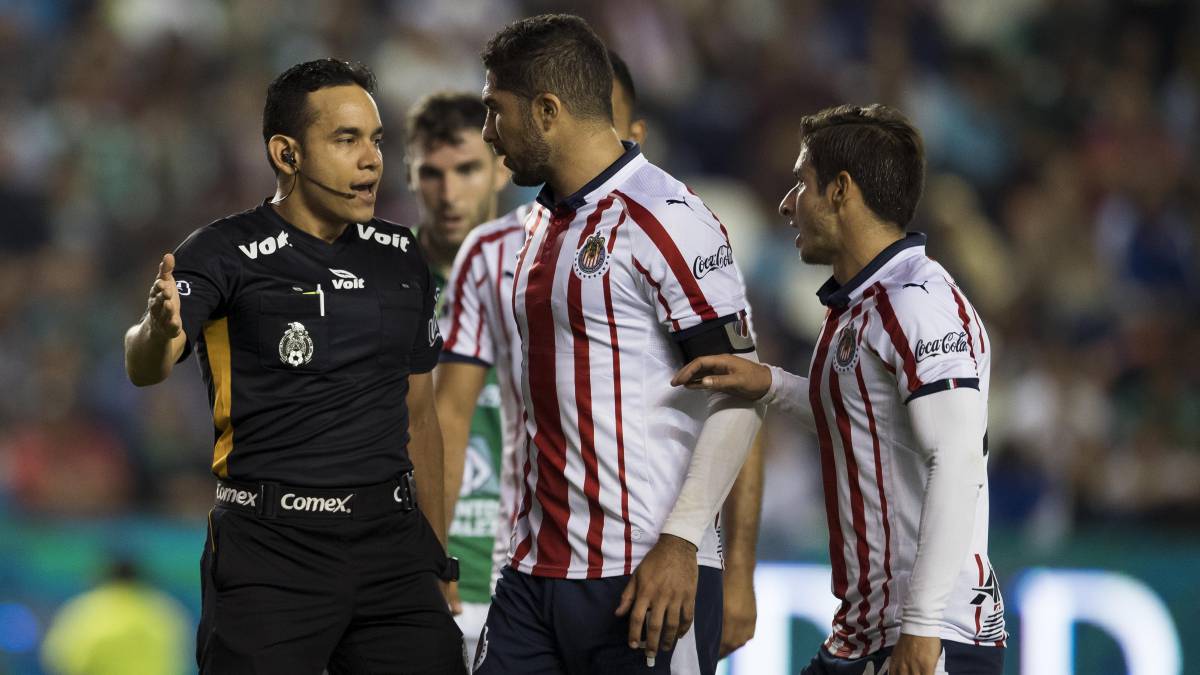 Jair Pereira se queda en Guadalajara