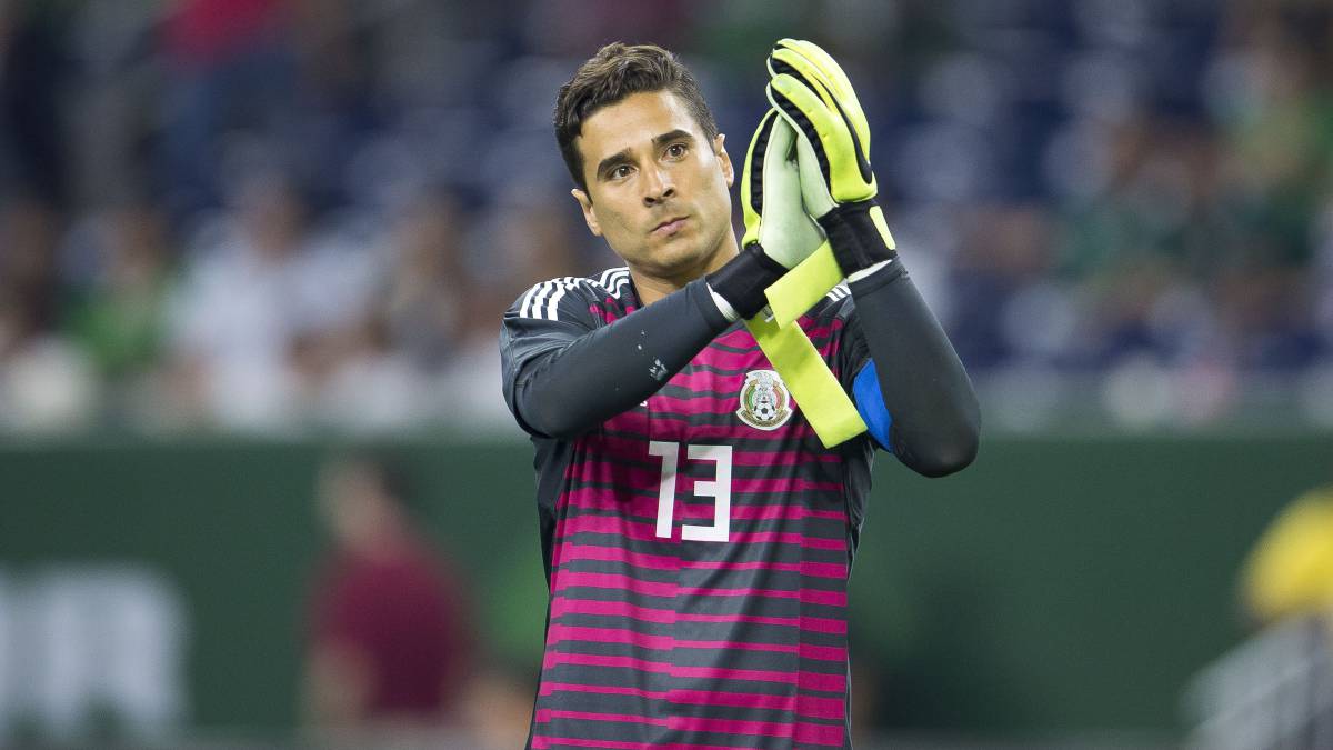 Standard Lieja niega problemas de Guillermo Ochoa con el Tri