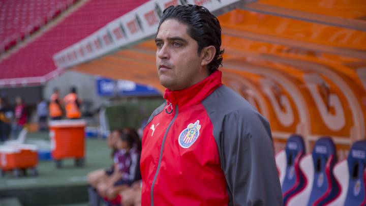 Luis Camacho, Chivas Femenil