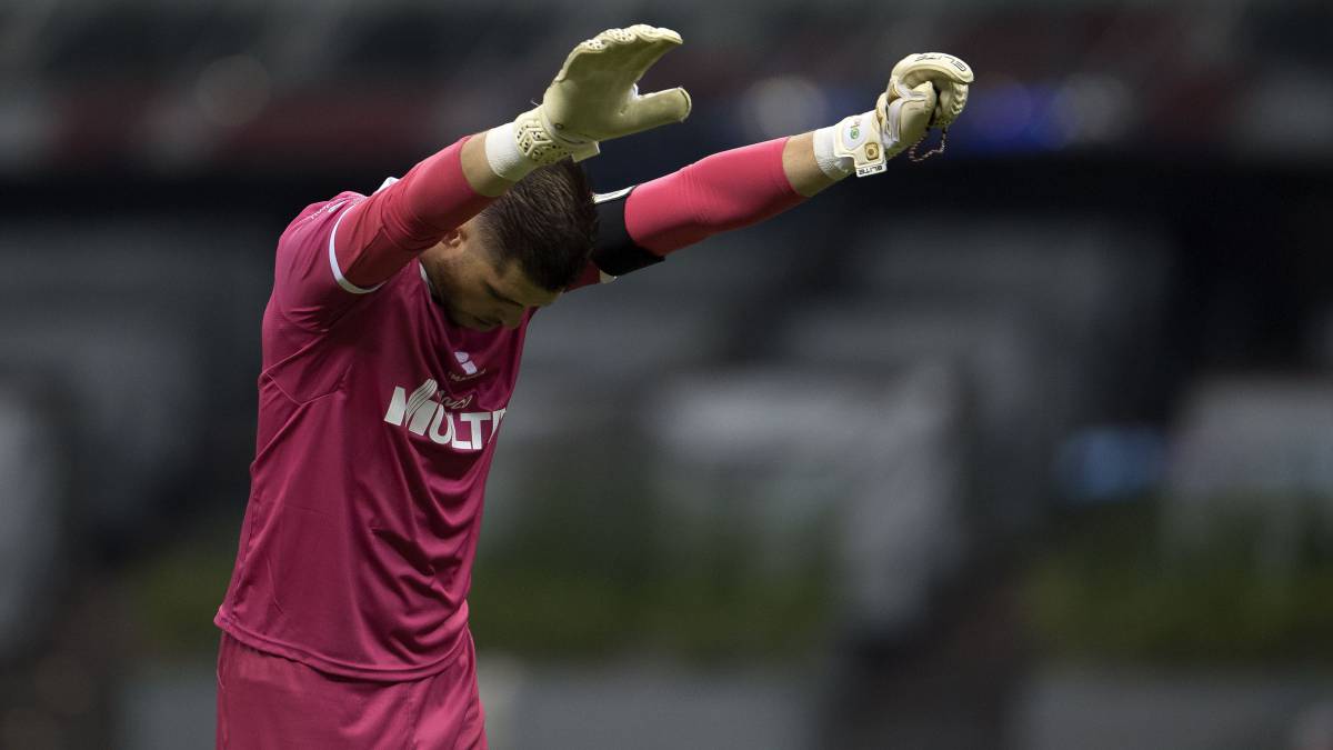 Tiago Volpi, Querétaro
