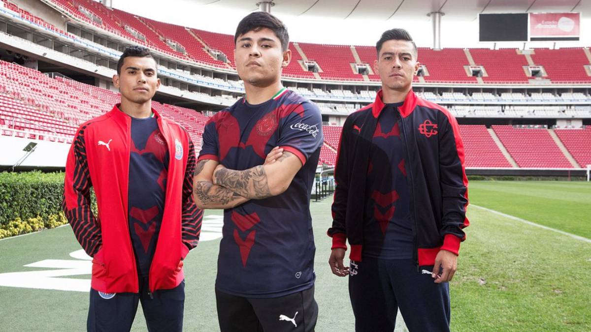 Chivas presentación uniforme alternativo