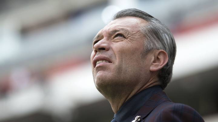 ¡La afición pide cambios en Chivas! Se hace tendencia el #FueraHiguera