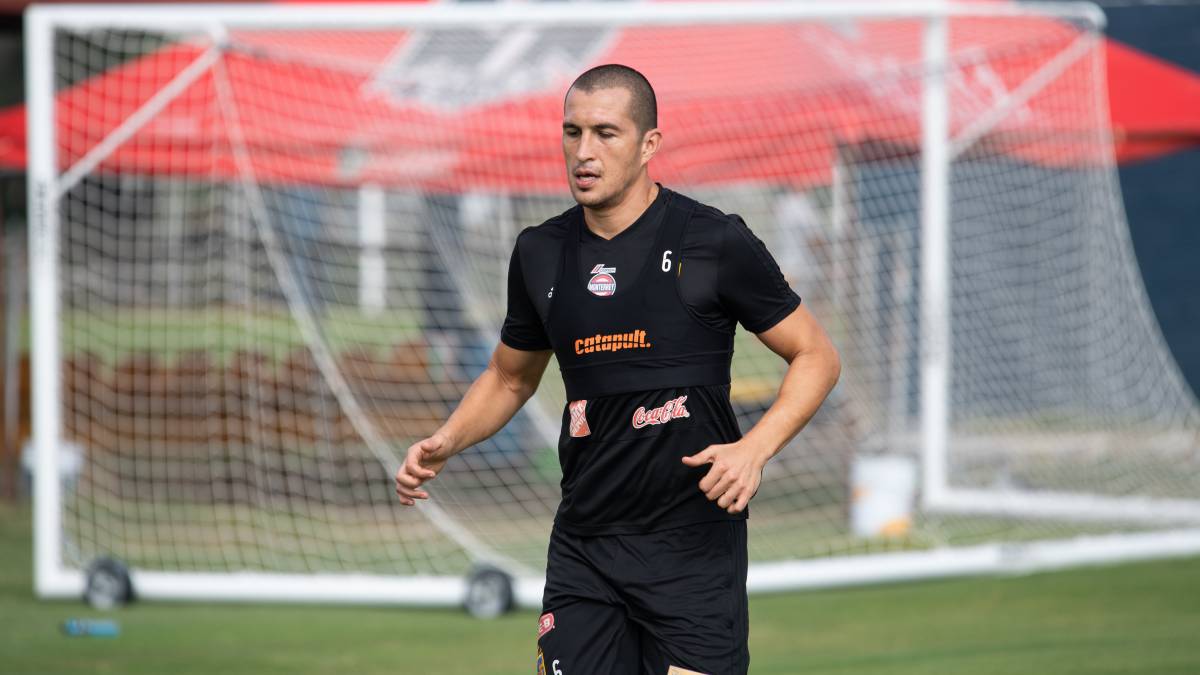 Torres Nilo sobre capitanía en Tigres: Sobran jugadores de peso