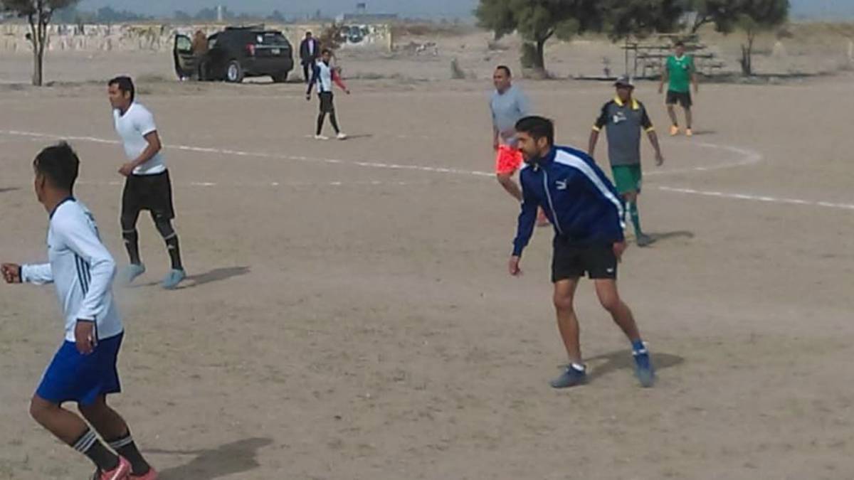 Oribe Peralta jugó una 'cascarita' en Coahuila