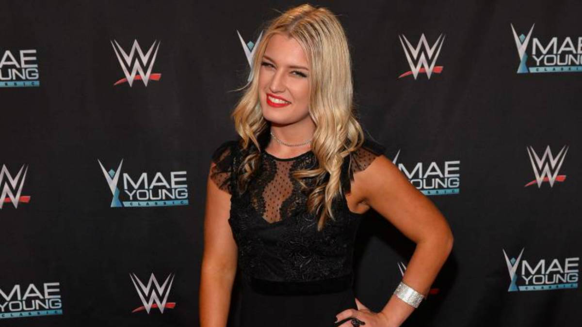 Toni Storm cierra sus redes sociales al filtrarse desnudos