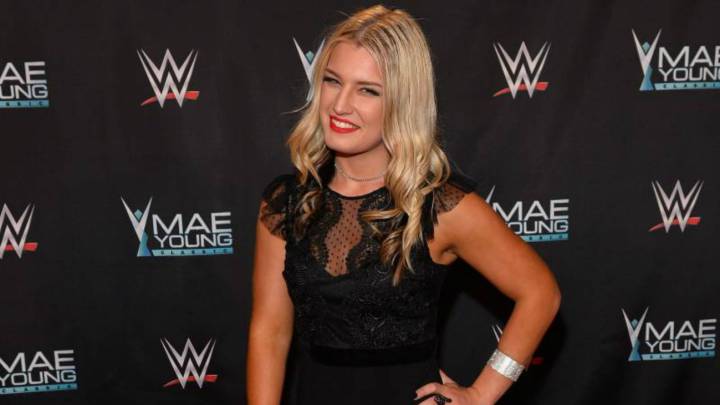 Toni Storm cierra sus redes sociales al filtrarse desnudos