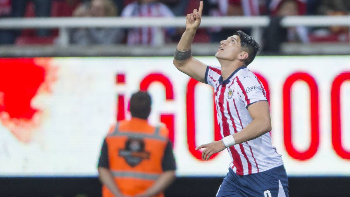 Alan Pulido, Chivas