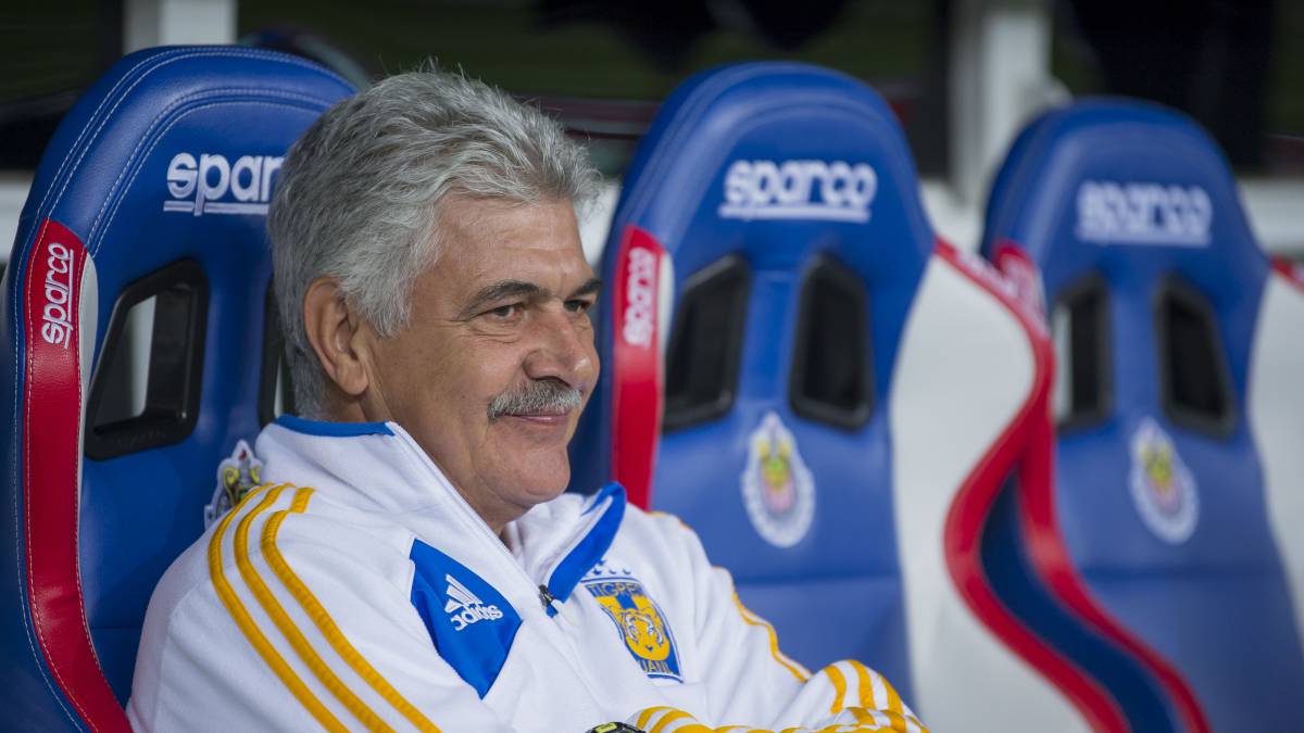 Ricardo Ferretti niega que Juninho llegue a su cuerpo técnico