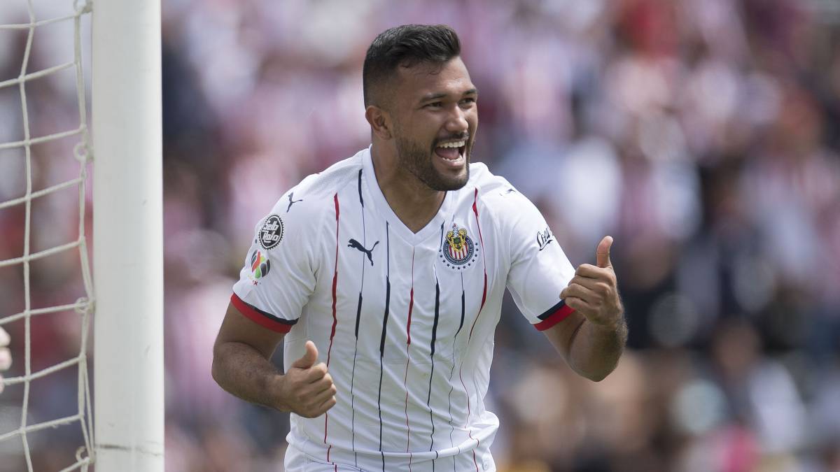 Debut triunfal de Chivas en la Copa MX: 2-1 sobre Cimarrones