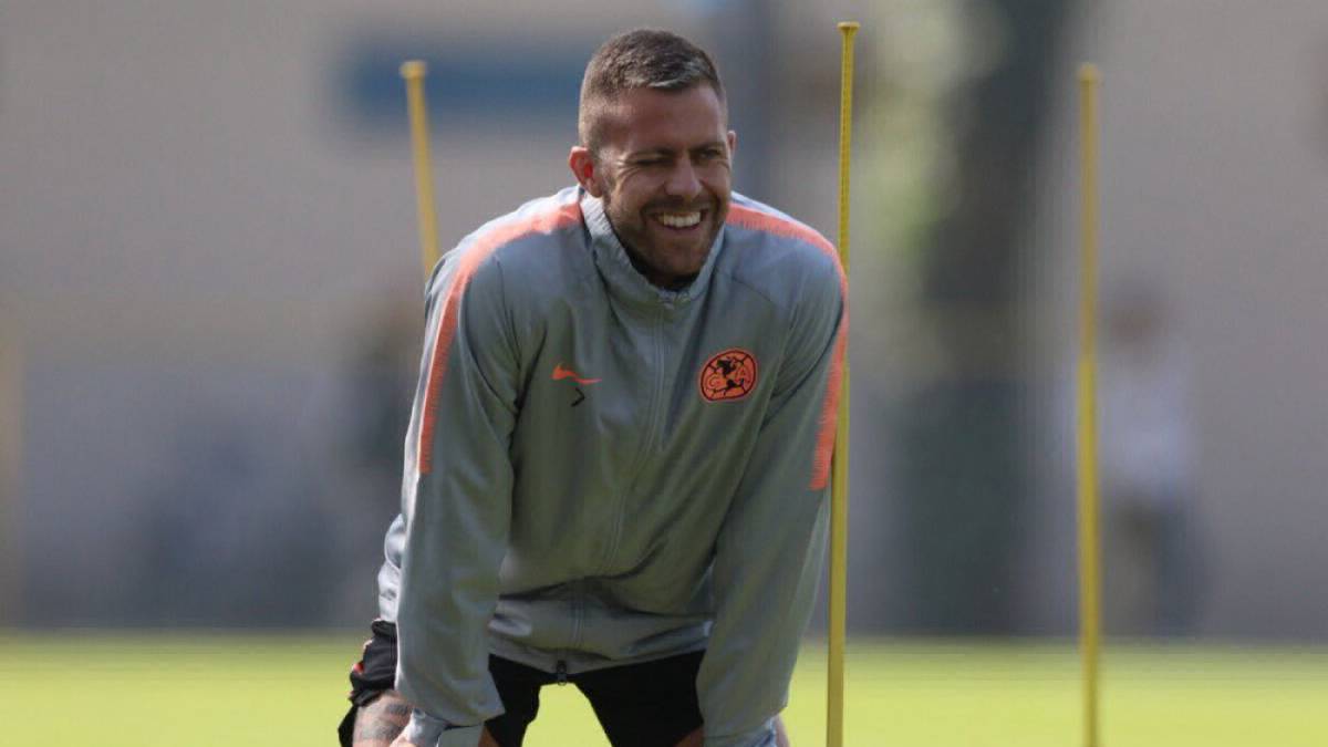 Ménez presume recuperación con foto de entrenamiento