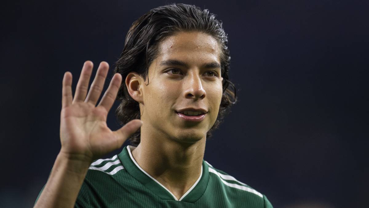 Betis blinda a Diego Lainez con rescisión de 75 millones de euros