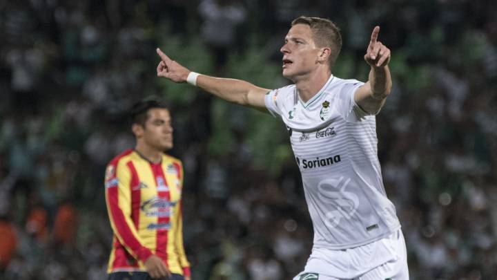 Santos -Monarcas