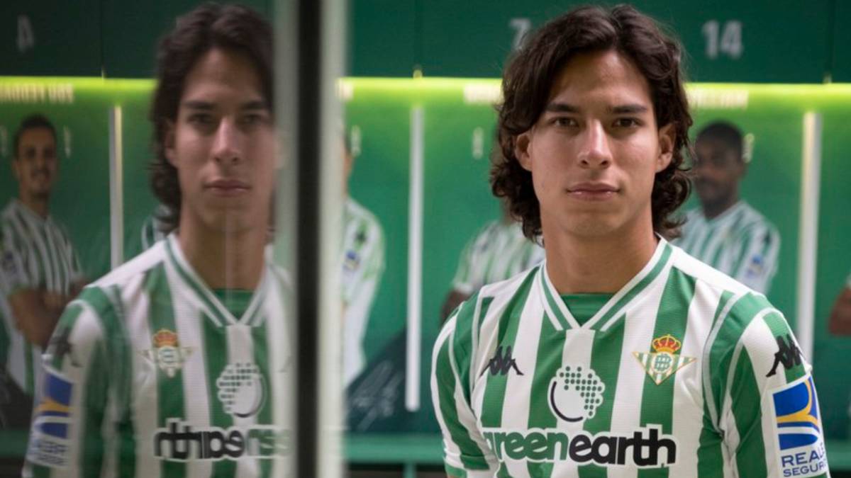 Diego Lainez irá a la banca con el Betis