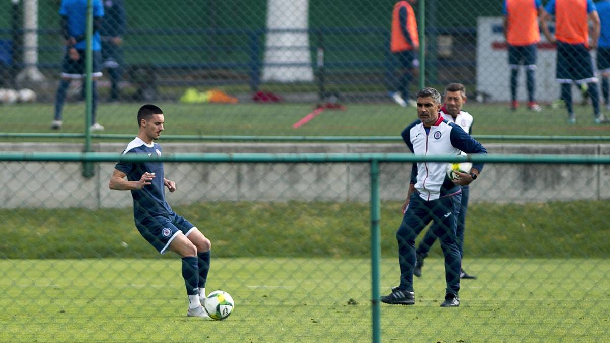 Eustáquio tuvo su primer entrenamiento con Cruz Azul