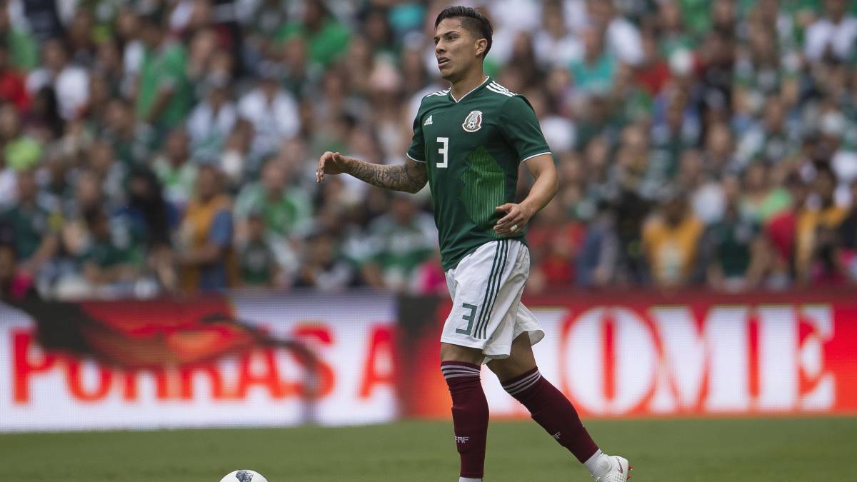 Carlos Salcedo volvería a México para jugar con Tigres