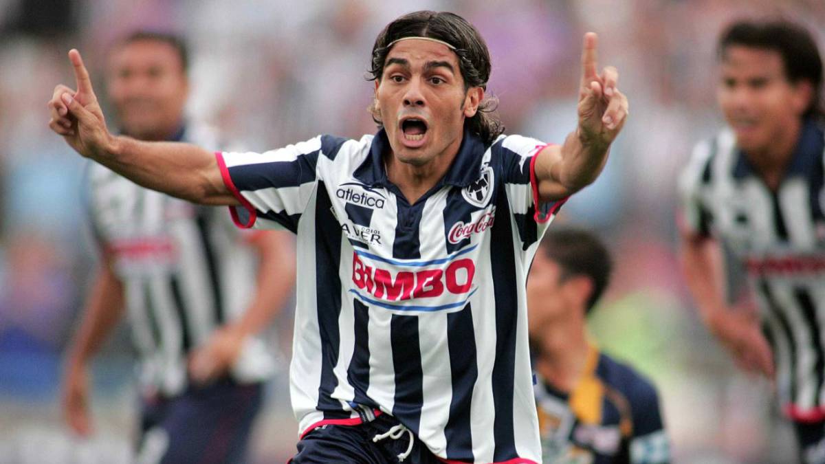 Walter Erviti celebrando un gol con Rayados