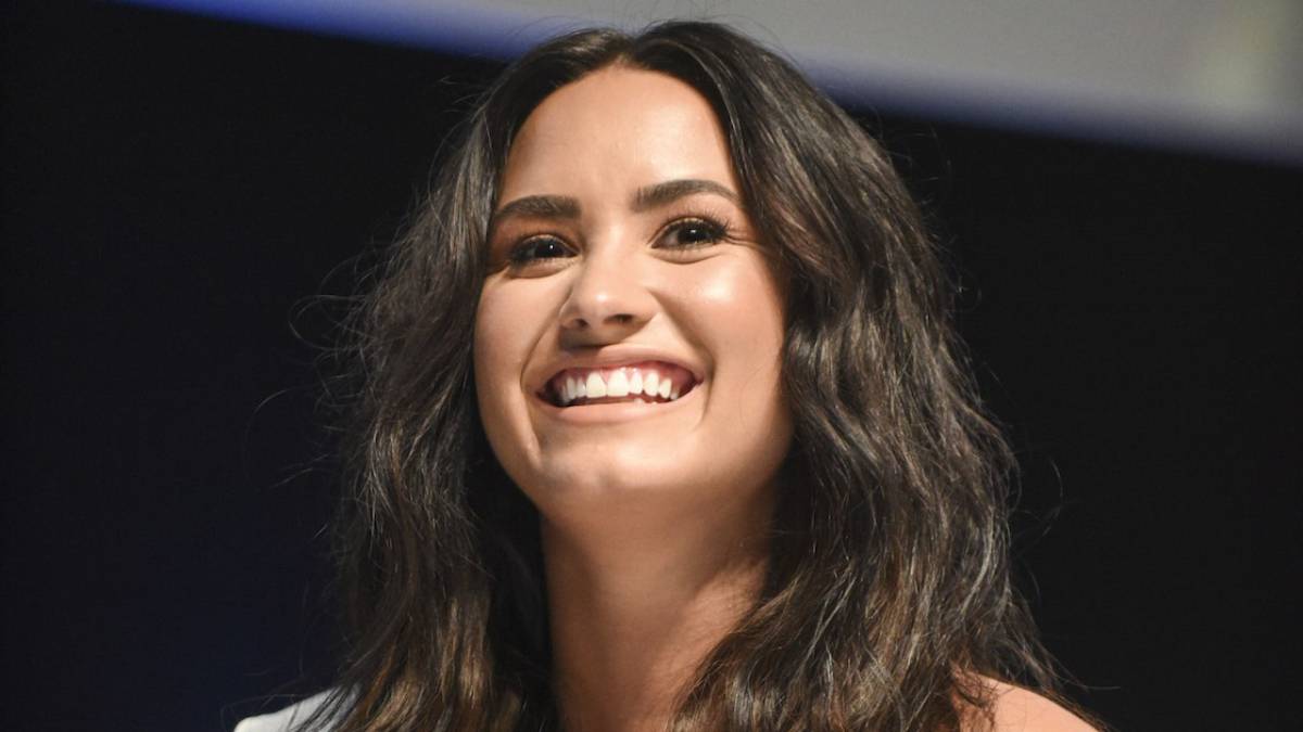 Demi celebra seis meses de sobriedad