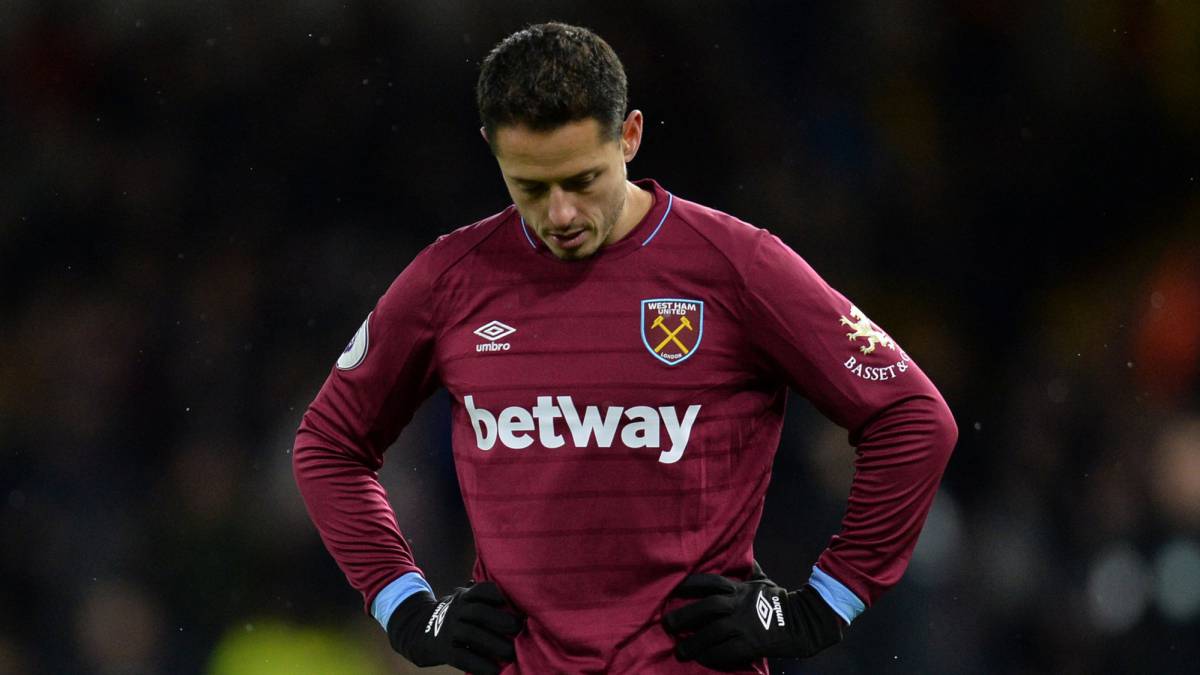 Chicharito Hernández jugando con el West Ham