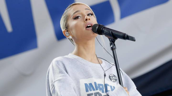 Ariana Grande se tatuó una palabra incorrecta en japonés