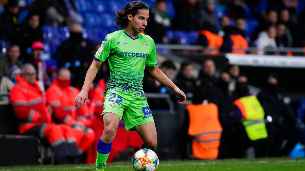 Diego Lainez con el Real Betis