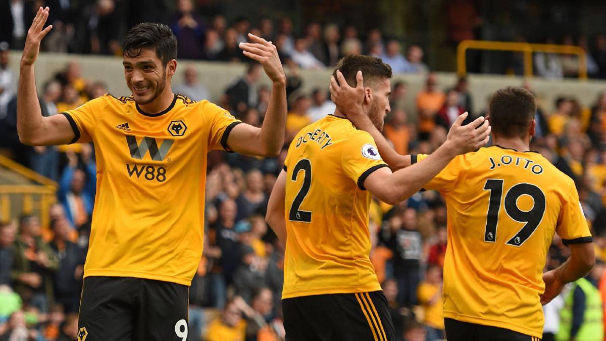Raúl Jiménez con los Wolves