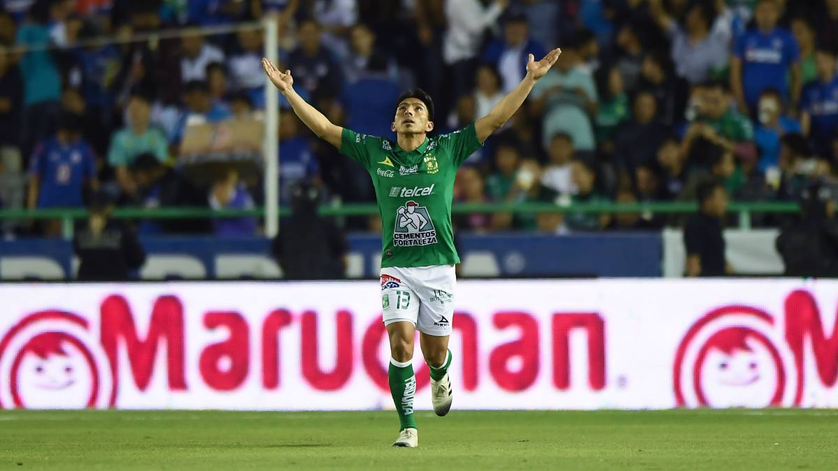Ángel Mena celebrando su gol frente a La Máquina