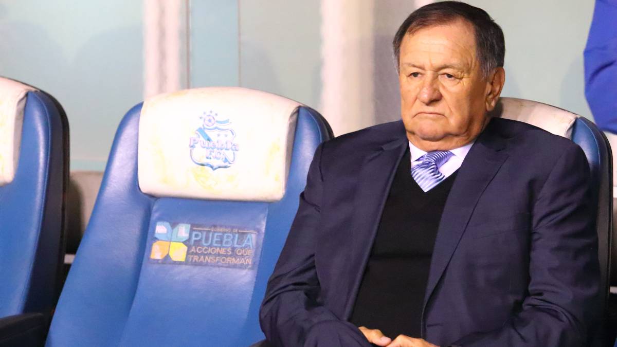 Enrique Meza deja la dirección técnica del Puebla