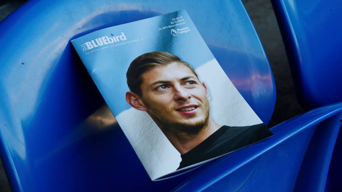 Fotografía de Emiliano Sala en el estadio del Cardiff