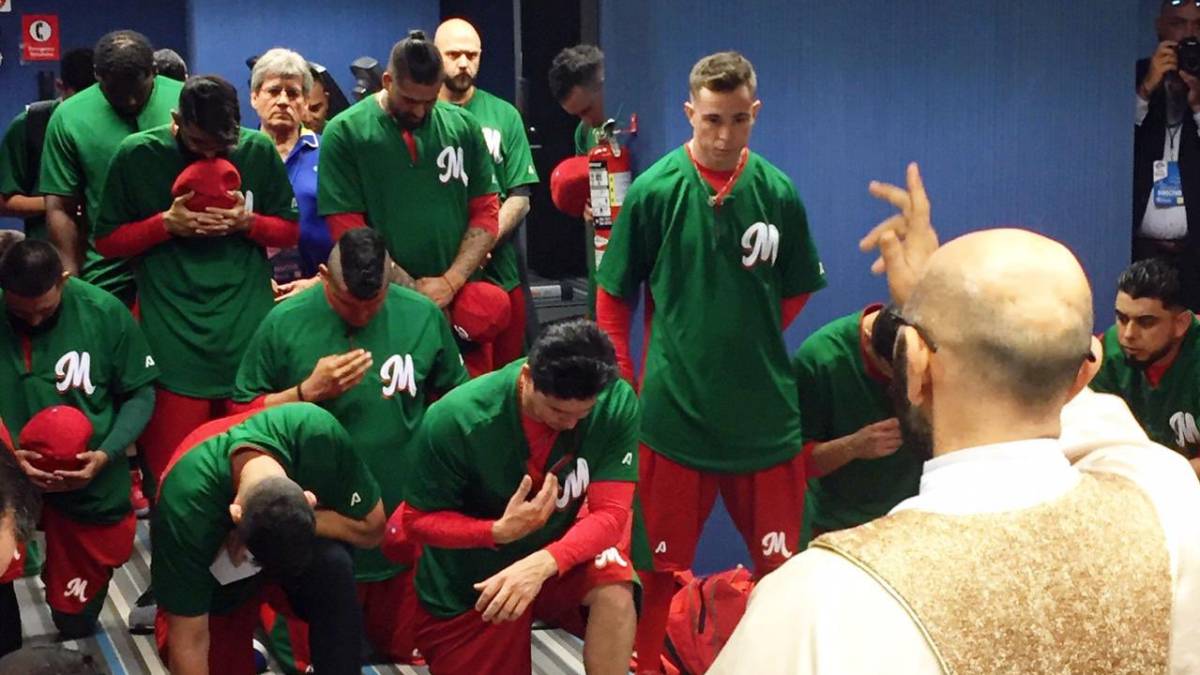 Roster de los Charros de Jalisco es bendecido