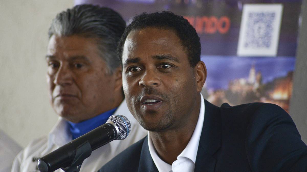 Patrick Kluivert habría elegido al América para jugar en México