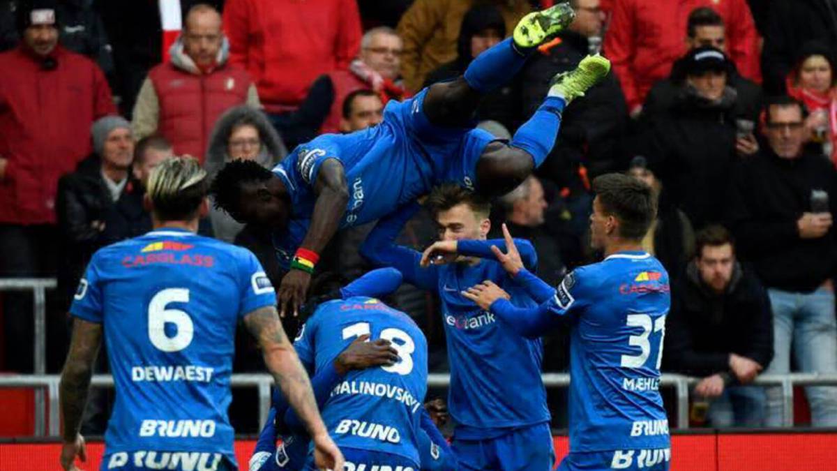 Los jugadores del Genk celebran un tanto