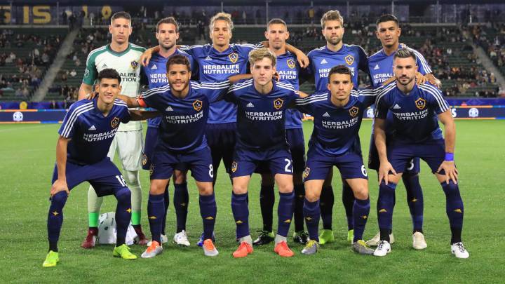 Jonathan Dos Santos capitán con el Galaxy, Uriel Antuna, titular