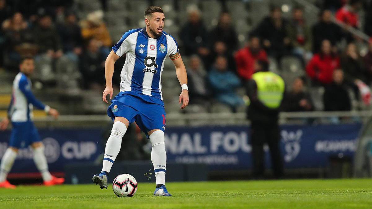 Héctor Herrera tendría el deseo de llegar al Lyon