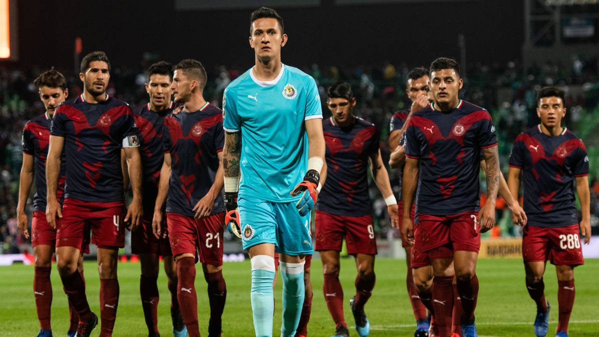 Las Chivas de Cardozo trabajan con 11 bajas