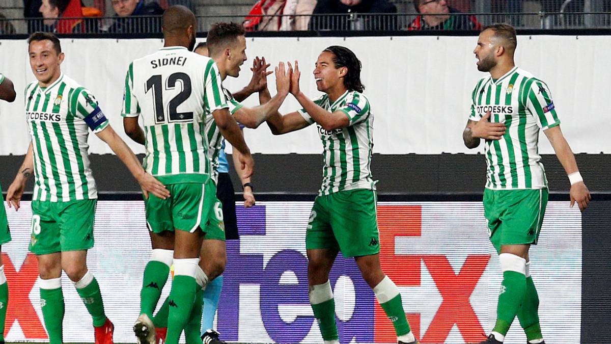Diego Lainez, jugador del Real Betis, anotó en el 3-3 ante el Rennes en UEFA Europa League