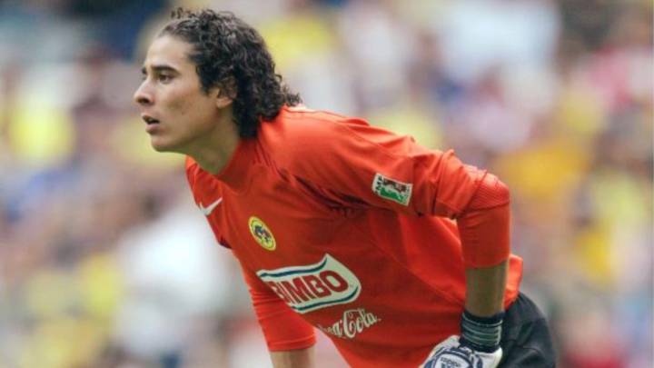 Guillermo Ochoa alcanzó los 15 años de carrera futbolística