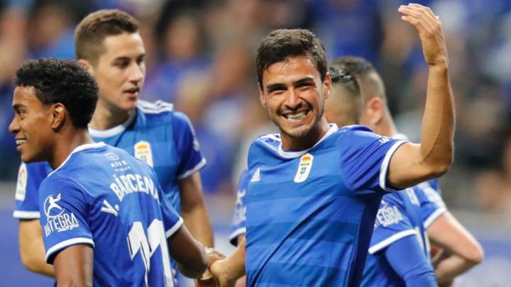 Oswaldo Alanís festejando con el Real Oviedo