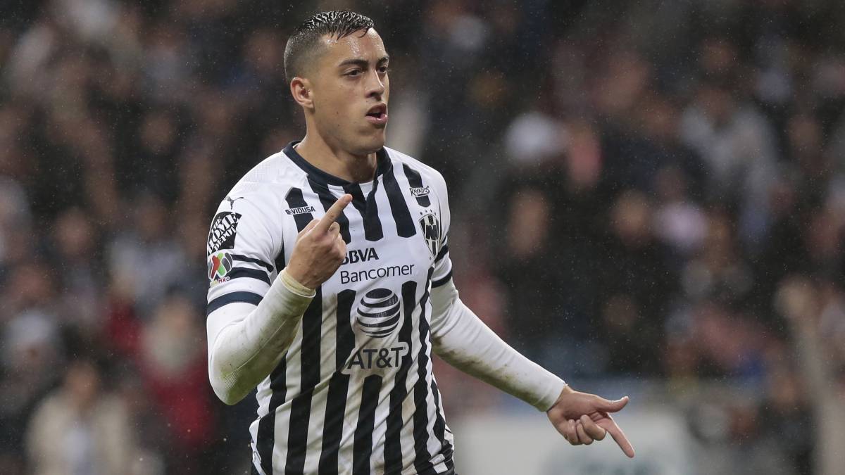 Rogelio Funes Mori en un partido del Monterrey en la Liga MX.