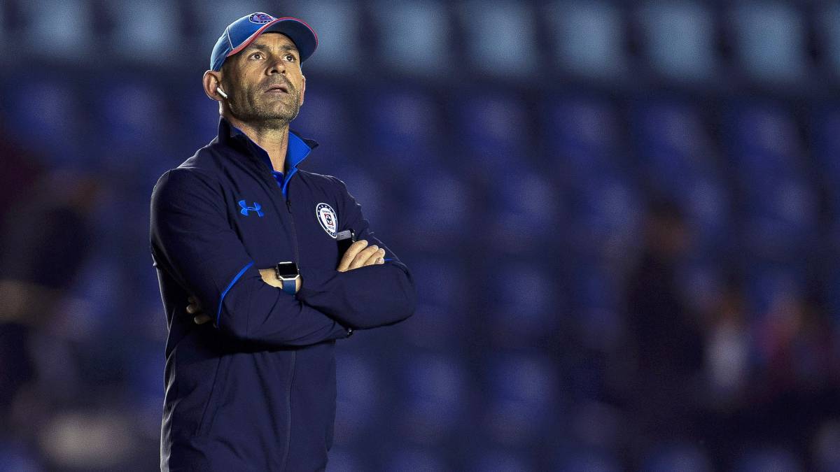 El estratega español habló de su etapa en México con 'La Máquina' y expresó su deseo por volver a dirigir en la Liga MX con los celestes.