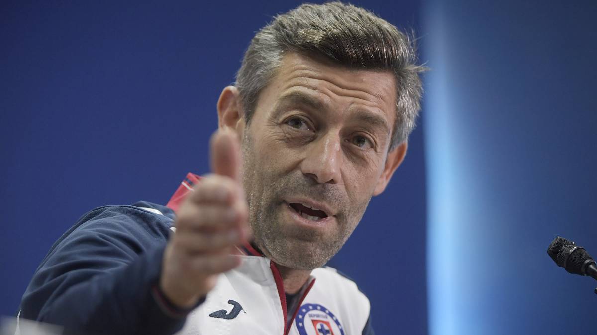 Pedro Caixinha, entrenador de Cruz Azul, cargó contra las 'Fake News'