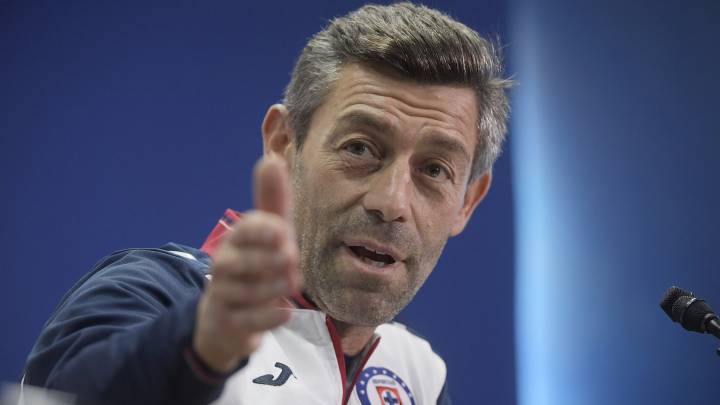 Pedro Caixinha, entrenador de Cruz Azul, cargó contra las 'Fake News'