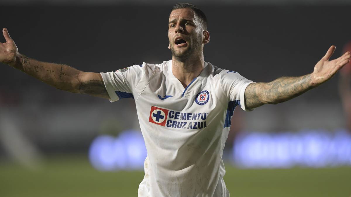 Edgar Méndez motiva al plantel celeste con frase de Di Stefano
