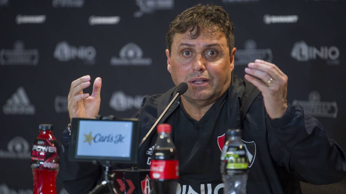 Hoyos no piensa en irse del Atlas: “Esto no es magia”