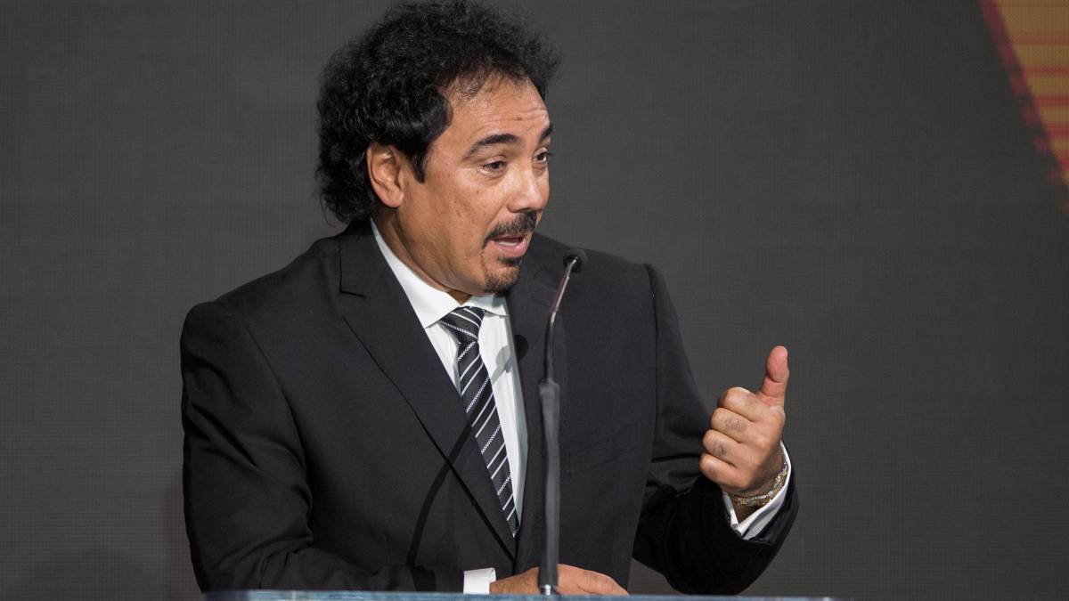 Periodista español pide que Hugo Sánchez llegue al Real Madrid