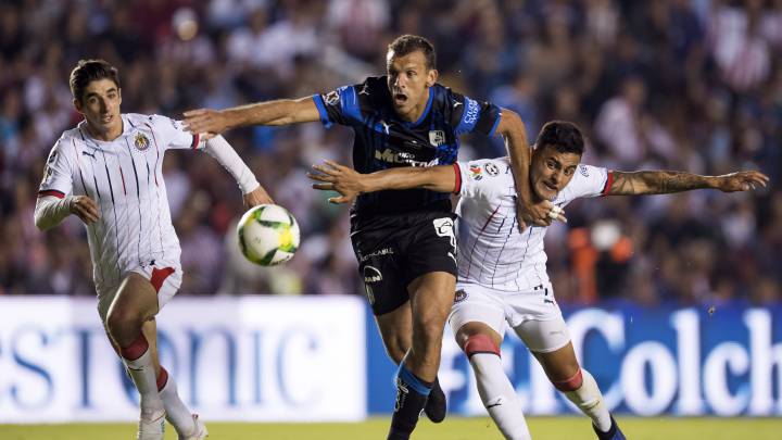 Antes de los Clásicos, Chivas empata 0-0 ante Querétaro